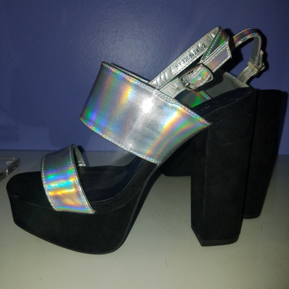 Holographic heels